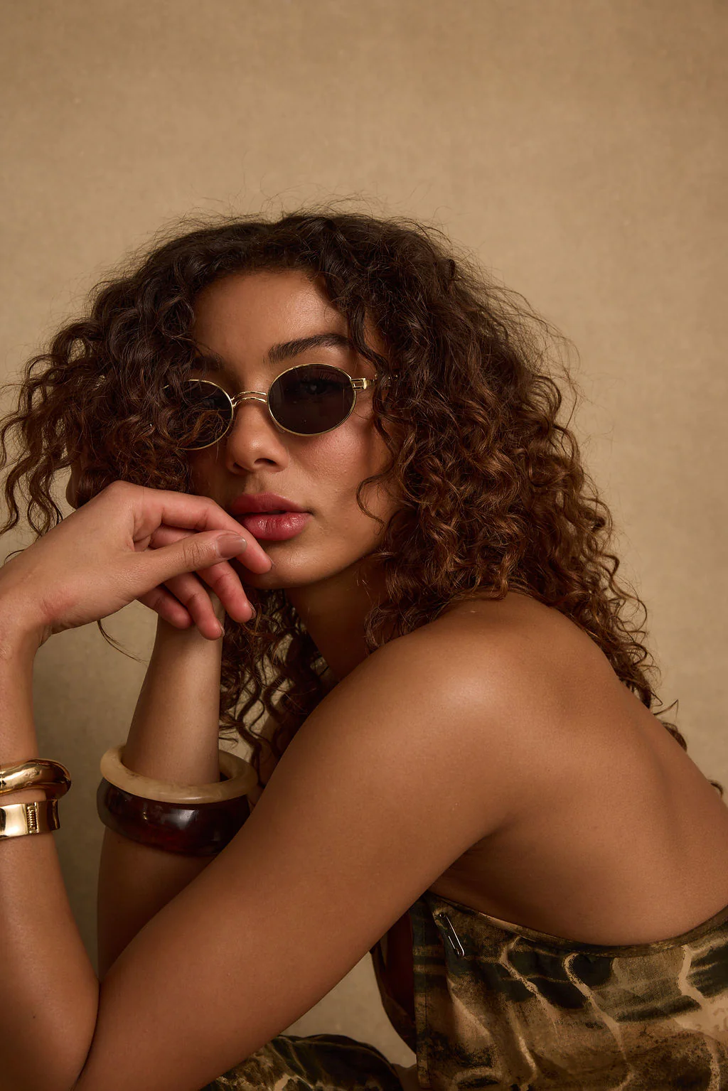 Bianca Black Circle Sunglasses - Image 4