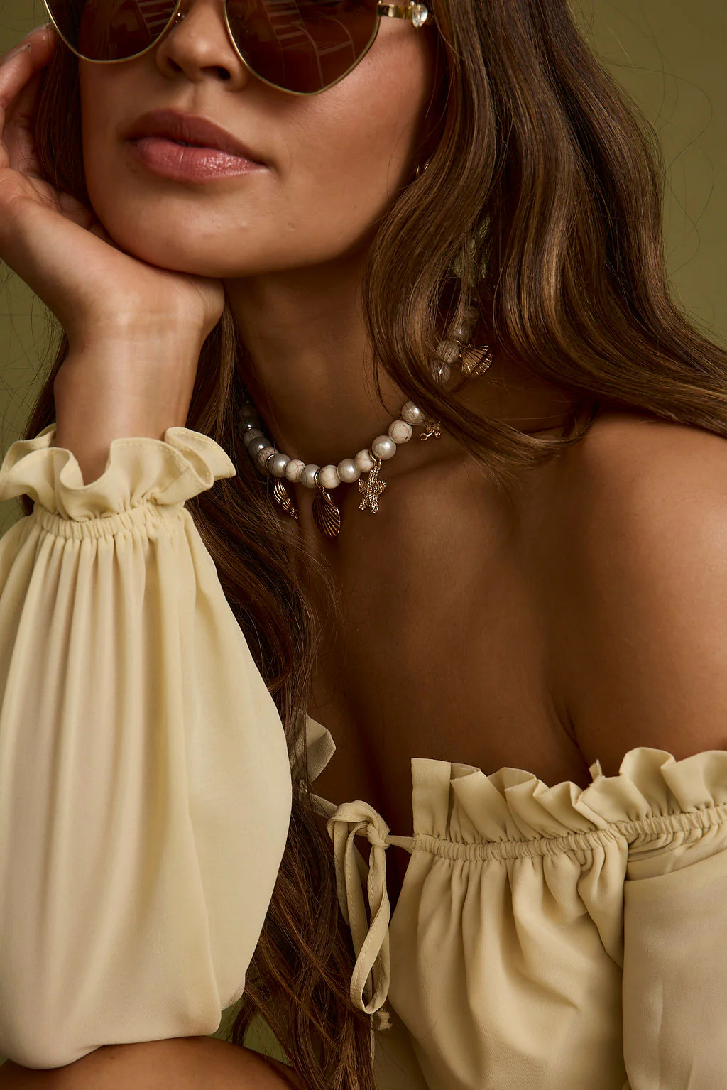 Cove Shell Choker Necklace - Image 4